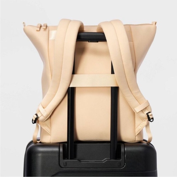 BEIGE TAN SOFT THICK PADDED NEOPRENE BACKPACK NWT - Picture 4 of 4